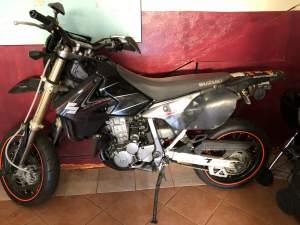 Suzuki DRZ 400SM - Sports Bike on Aster Vender