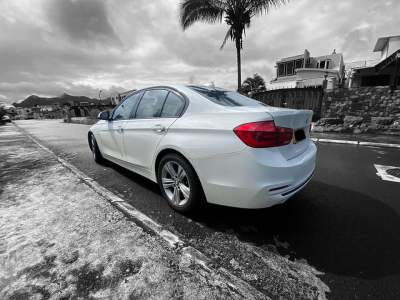 BMW 318i Sport Line - 1.5 - Dec 2016 - Family Cars on Aster Vender