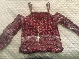 Off shoulder top - Tops (Girls) on Aster Vender