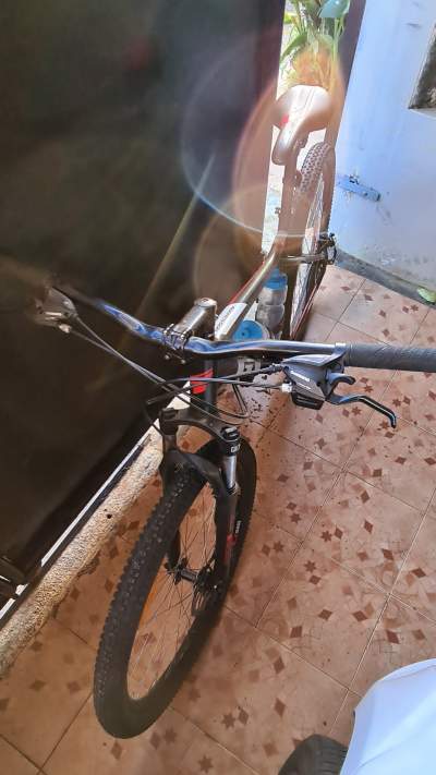 GT 2021 AGGRESSOR COMP 27.5 BLACK MEDIUM - Mountain bicycles on Aster Vender