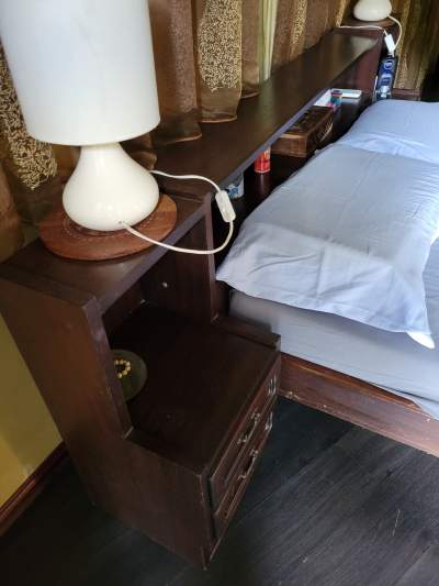 Lit double en bois  - Bedroom Furnitures on Aster Vender