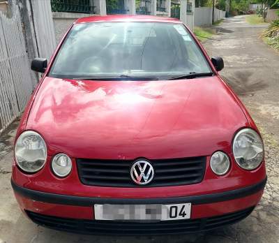 Volkswagen Polo 2004 - Compact cars on Aster Vender