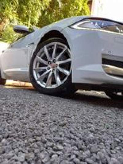 Jaguar xf - Luxury Cars on Aster Vender