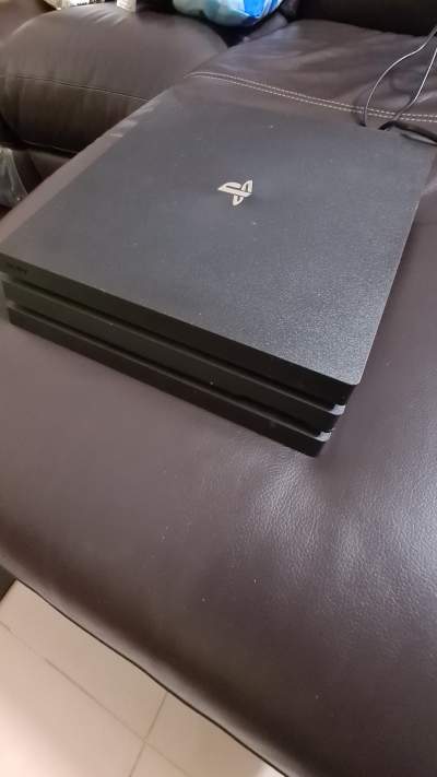 Ps4 Pro last gen 1TB - All electronics products