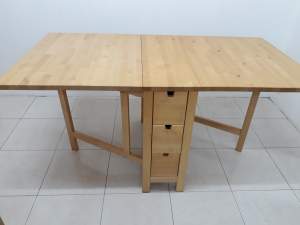 Table pliable en Pine + 6 tirroires - Kitchen Tables on Aster Vender