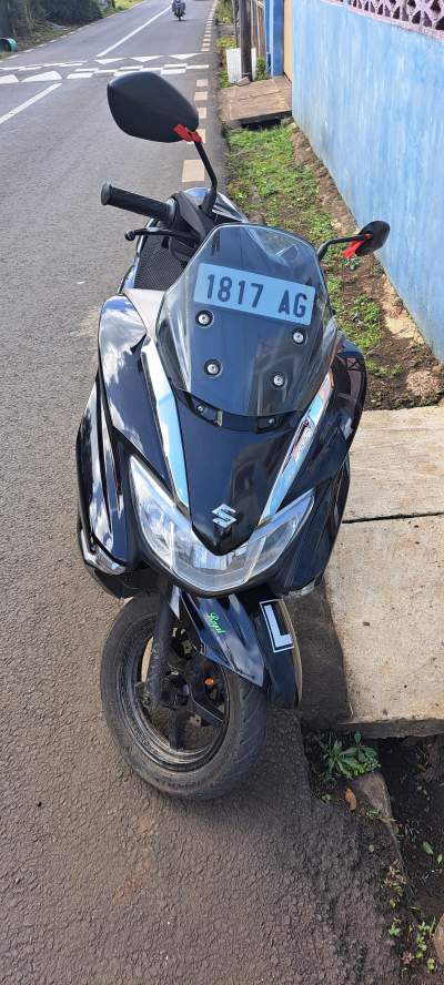 Suzuki scooter 125cc - Scooters (above 50cc) on Aster Vender