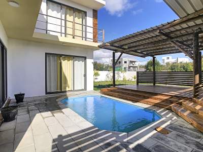 (Réf. MA7-719) Maison neuve et moderne avec piscine et jardin - House