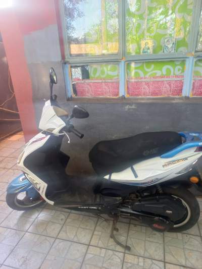 Scooter kymco à vendre - Scooters (above 50cc)