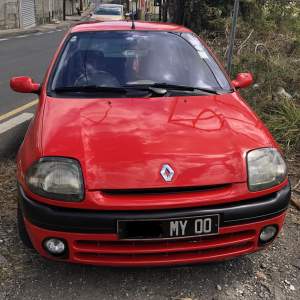 To sell - Renault Clio year 2000  - Family Cars on Aster Vender