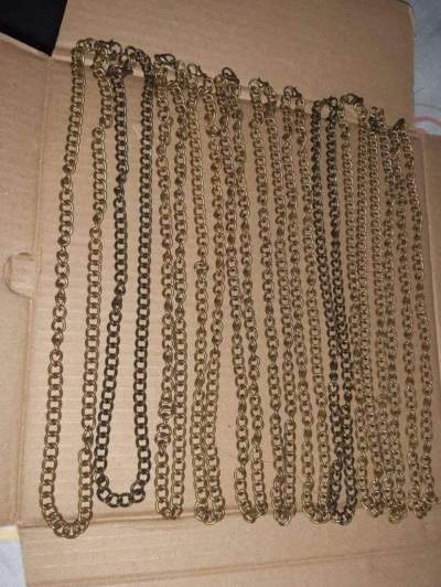 Lot de chaines  - Necklaces on Aster Vender