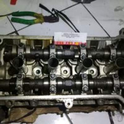 Cylinder head, cylinder cover and camshaft - Sport Cars