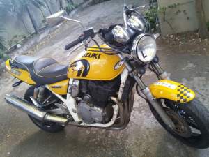 Suzuki Inazuma GSX 750cc - Roadsters