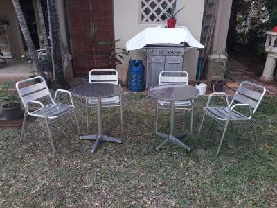 Tables et chaises de jardin (Set complet) - Garden Furniture on Aster Vender