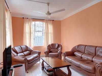 (Ref. MA7-730) Grande maison sur 3 niveaux de 4 appartements - House on Aster Vender