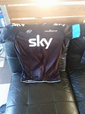 Cyclist Gear SKY - Sports outfits on Aster Vender