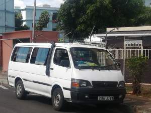 Van Toyota Hi-Ace 5L - Passenger Van