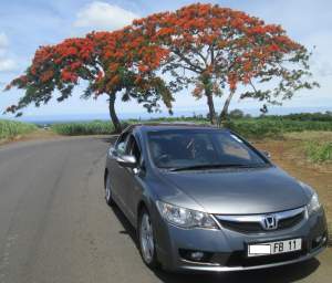Honda - Civic 1.6 Sedan i-VTEC Executive - Family Cars on Aster Vender