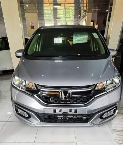 HONDA FIT YR GZ 18  - Family Cars on Aster Vender