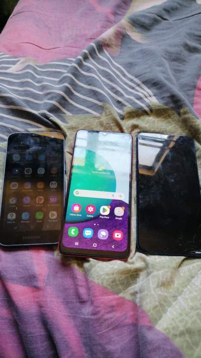 A VENDRE 3 SMARTPHONES (BIZIN RÉPARER) - Android Phones