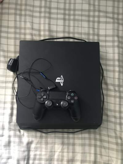 Ps4 Pro 1 tb - PlayStation 4 (PS4) on Aster Vender