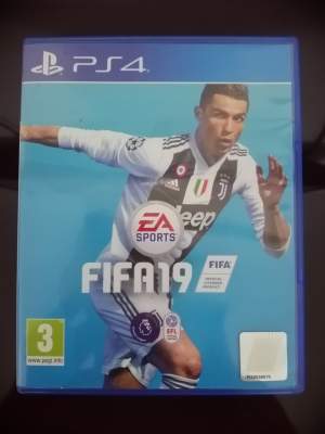 FIFA 19 PS4 - Supporter's accessories on Aster Vender