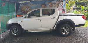 Mitsubishi L200 sportero - Pickup trucks (4x4 & 4x2) on Aster Vender