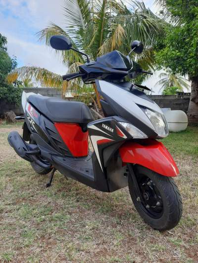 YAMAHA XC115B SERIE AE - Scooters (above 50cc) on Aster Vender
