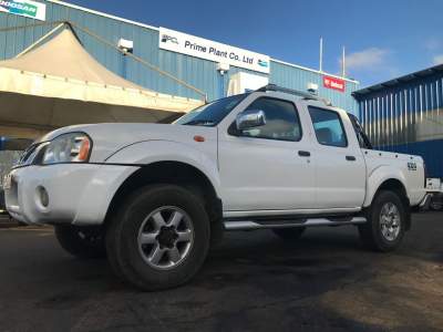 Nissan NP300 4x4 - Passenger Van on Aster Vender