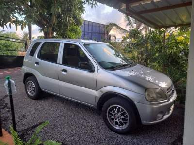 Suzuki Swift Car 05 Japan - Family Cars