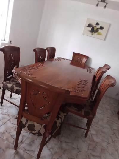Table and chairs - Others
