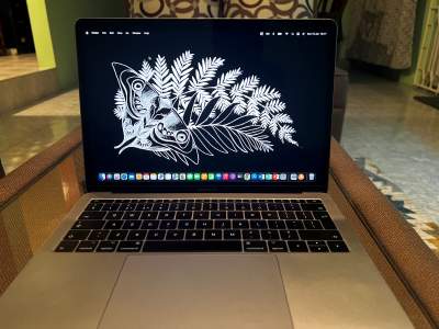MacBook Pro 2017 - Mac on Aster Vender