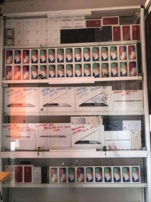  iPhone X 256GB .64GB - Unlocked  Apple Warranty - BRAND NEW - iPhones on Aster Vender