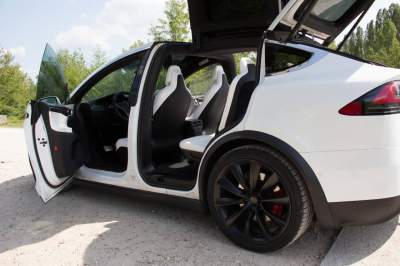 Tesla Model X - Luxury Cars on Aster Vender