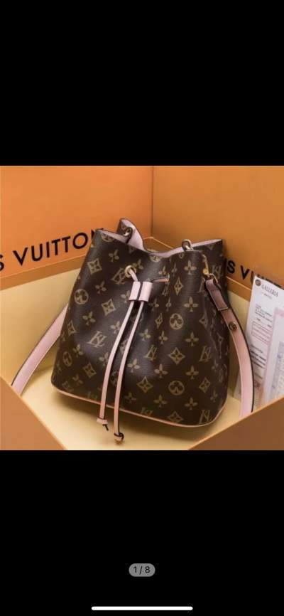Réal Louis Vuitton bag - Others on Aster Vender