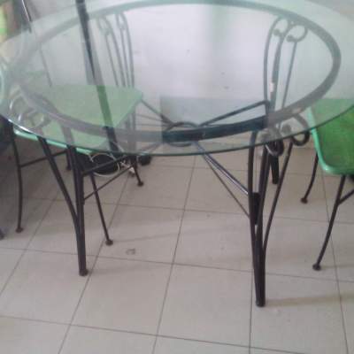 DINNING TABLE WITH GLASS PLATE IN 120CM ROUND - Table & chair sets