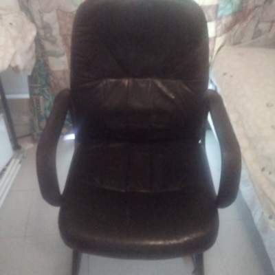 OFFICE CHAIR IN BLACK - Desk chairs