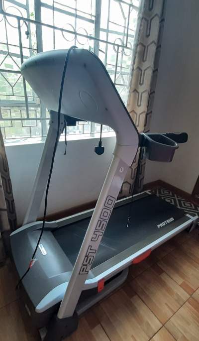 Proteus pst 4500 Treadmill - Fitness & gym equipment