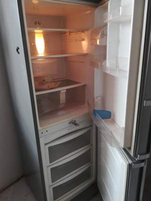 refrigerator - Kitchen appliances