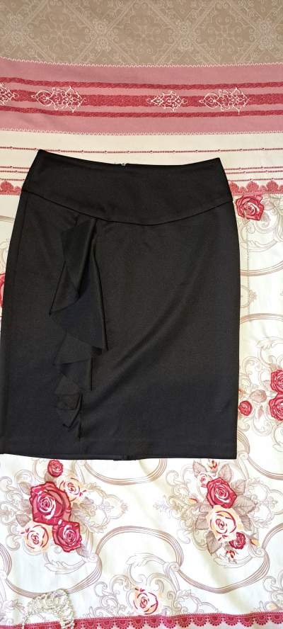 Adorable petite jupe noir avec bord decorative Aditi - Dresses (Women)