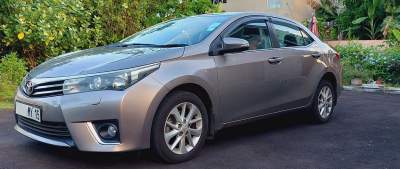 Rs650K TOYOTA COROLLA MAY 2015 AUTOMATIC ONE OWNER/NOT RECON - Family Cars on Aster Vender