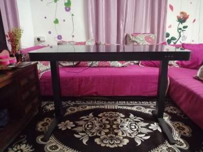 Electronic height adjustable table for sale. - Tables