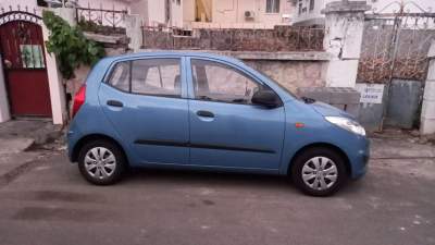 Hyundai i10 - Family Cars on Aster Vender