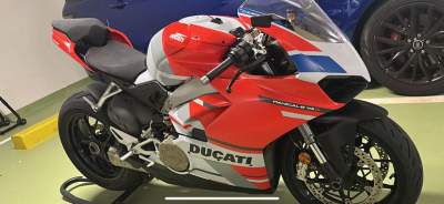 Ducati Panigale V4 - Sports Bike