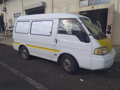 Van Mazda Bongo a vendre - Cargo Van (Delivery Van)