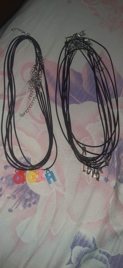 Lot de chaines - Necklaces on Aster Vender