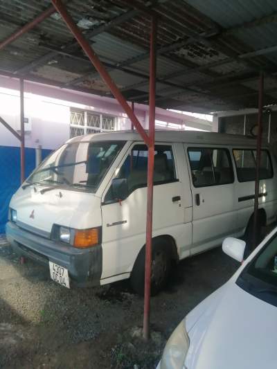 A vendre Mitsubishi - Passenger Van