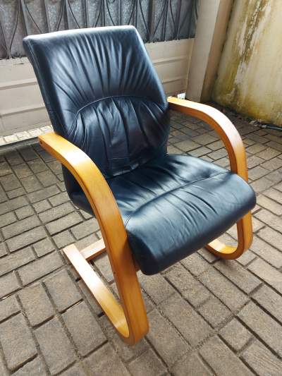 Executive Chair - Chairs on Aster Vender