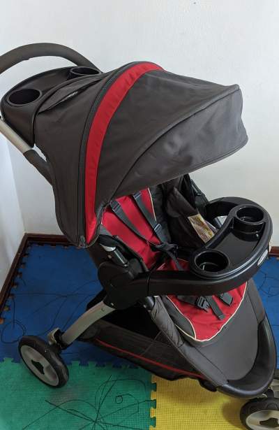 Baby - Graco stroller and Joie car seat - Kids Stuff