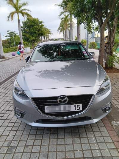 Mazda 3 year 2015 - Luxury Cars on Aster Vender