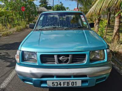 Nissan Hardbody (Japan) 2x4 for sale in top condition - Pickup trucks (4x4 & 4x2) on Aster Vender